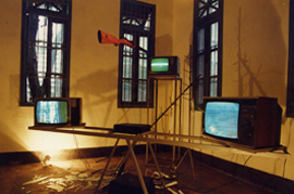 〈跷跷板〉，陈劭雄，1994，录像装置