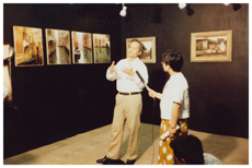 郑胜天参加上海戏剧学院画廊开幕时摄，彩色照片，1989