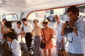 Standing <i>(left to right)</i>: Tan Liqin, Tang Yongbai, Peng De, Li Zhengtian, Pi Daojian, Liu Xiaochun, Gao Minglu. Photo taken at the Zhuhai Conference, 1986. (Photo courtesy: Peng De)